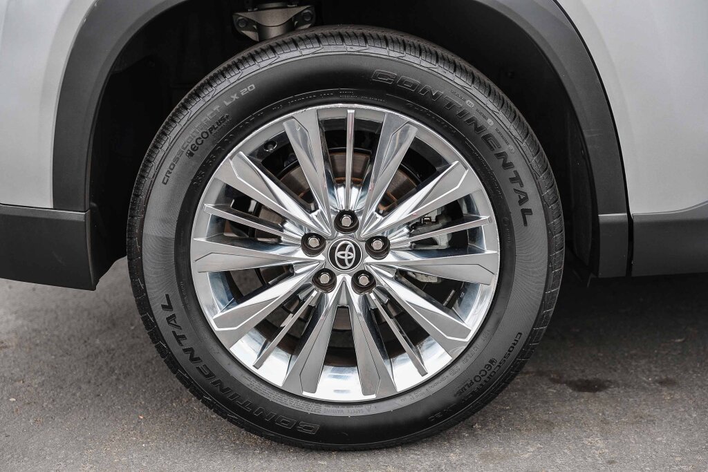 Certified 2024 Toyota Grand Highlander AWD image 33