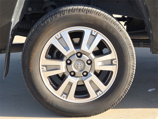 Used 2015 Toyota Tundra Platinum image 19