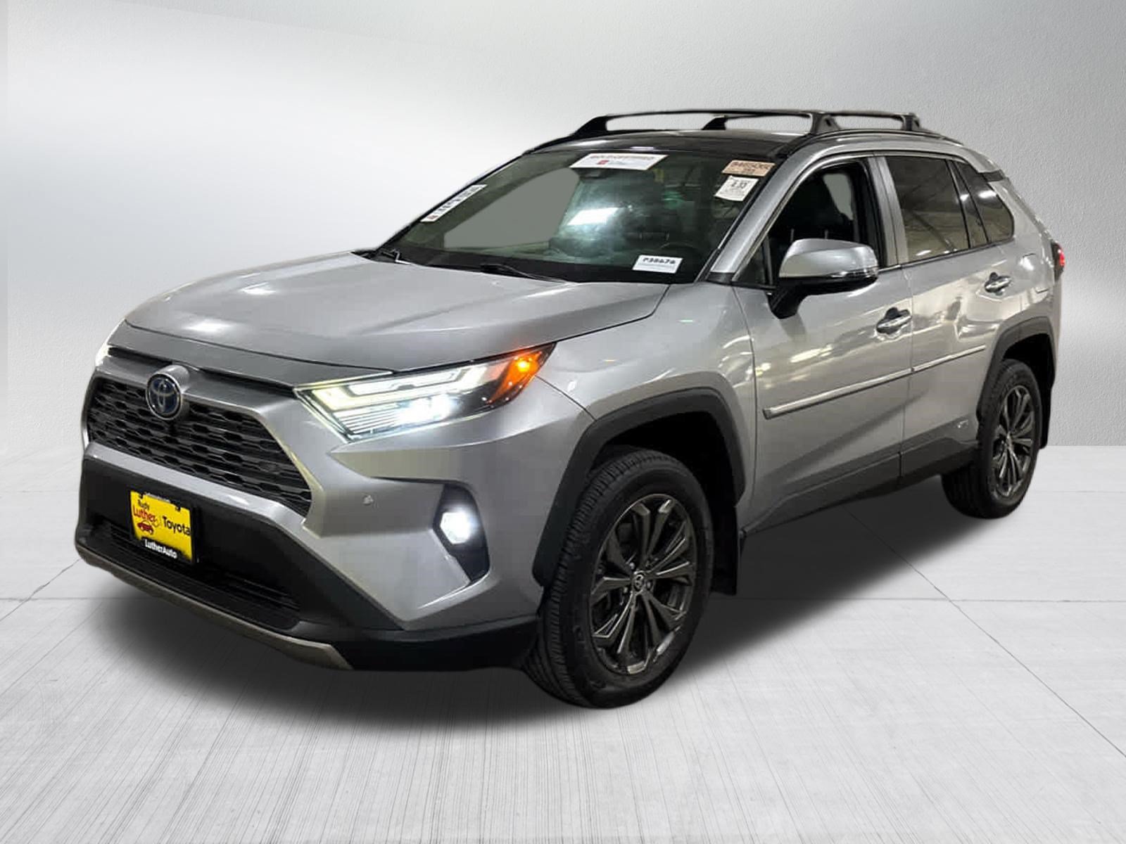 Certified 2022 Toyota RAV4 Limited AWD/4WD image 3