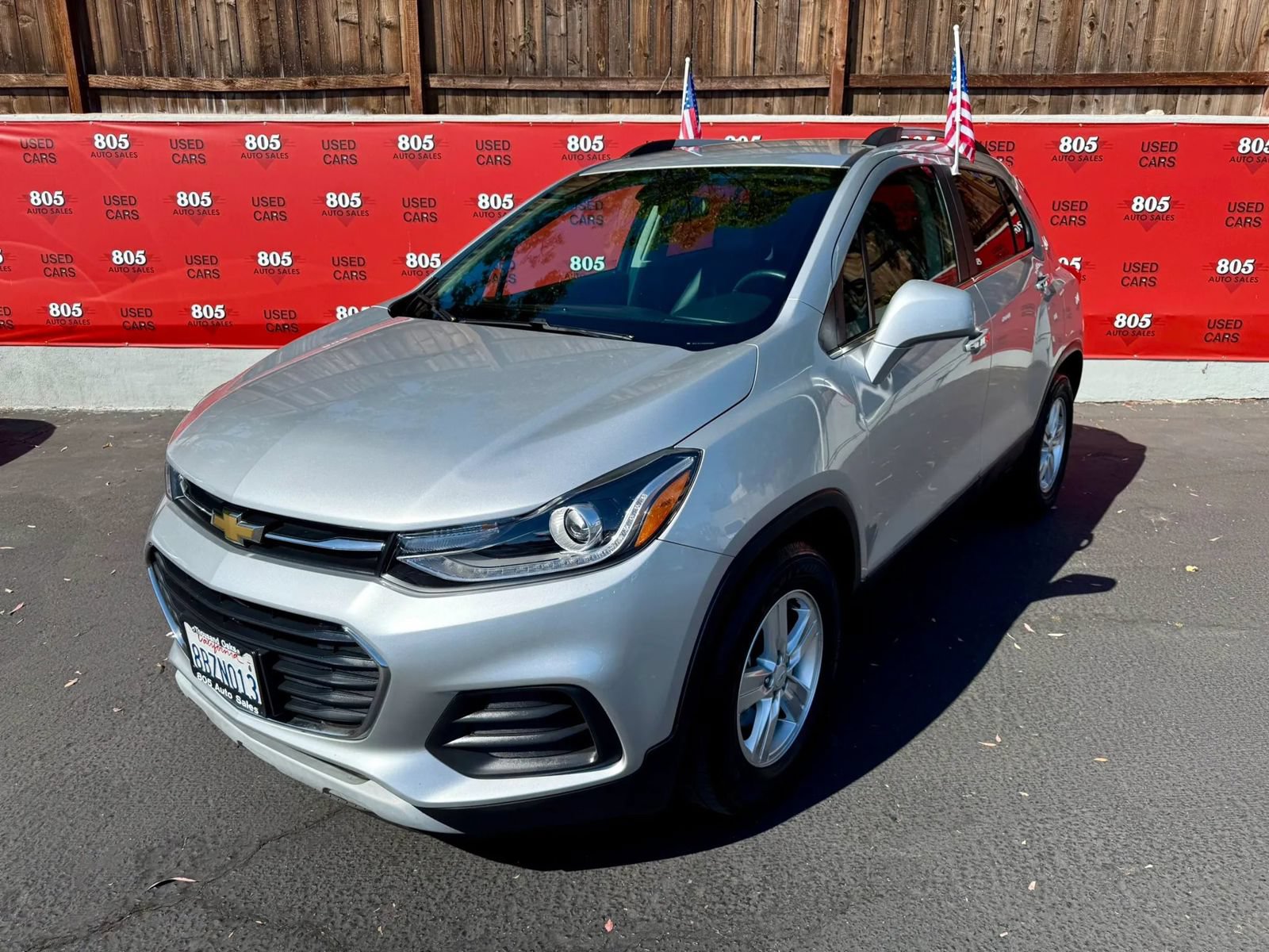 Used 2017 Chevrolet Trax LT w/ LT Convenience Package FWD image 1