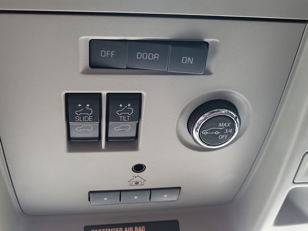 Used 2020 GMC Yukon XL Denali w/ Open Road Package image 31