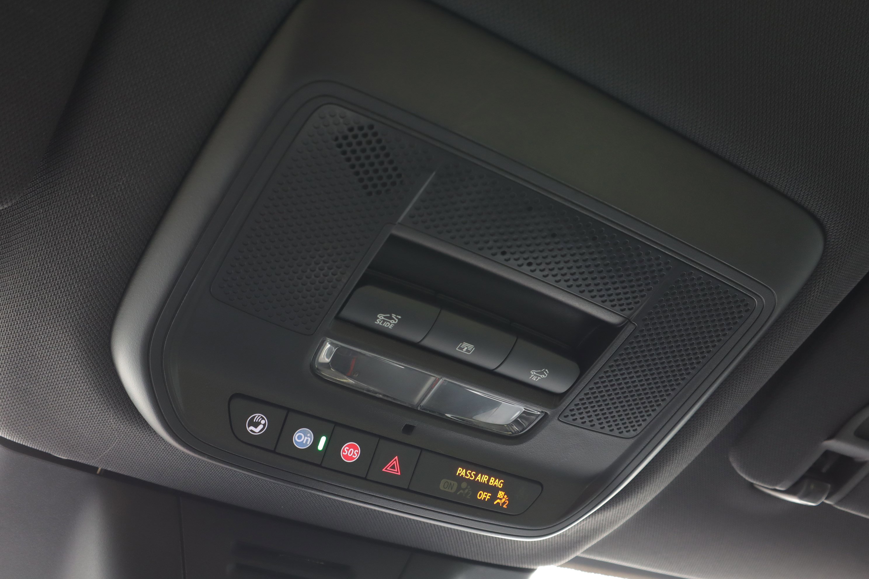 Used 2025 Chevrolet Equinox EV RS w/ Convenience Package II image 22