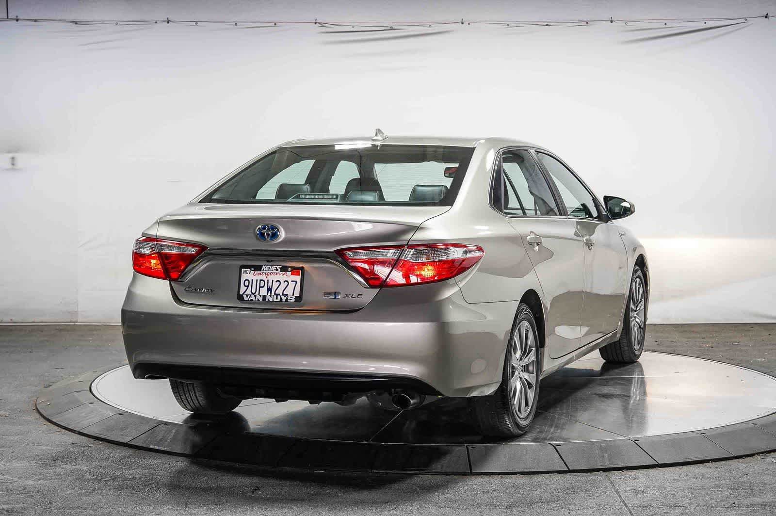 Certified 2016 Toyota Camry XLE w/ Moonroof Package FWD image 5