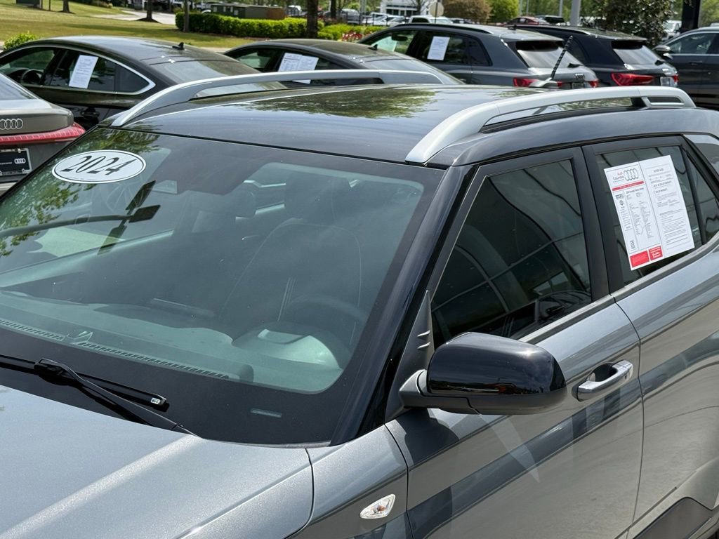 Used 2024 Hyundai Venue Limited FWD image 9