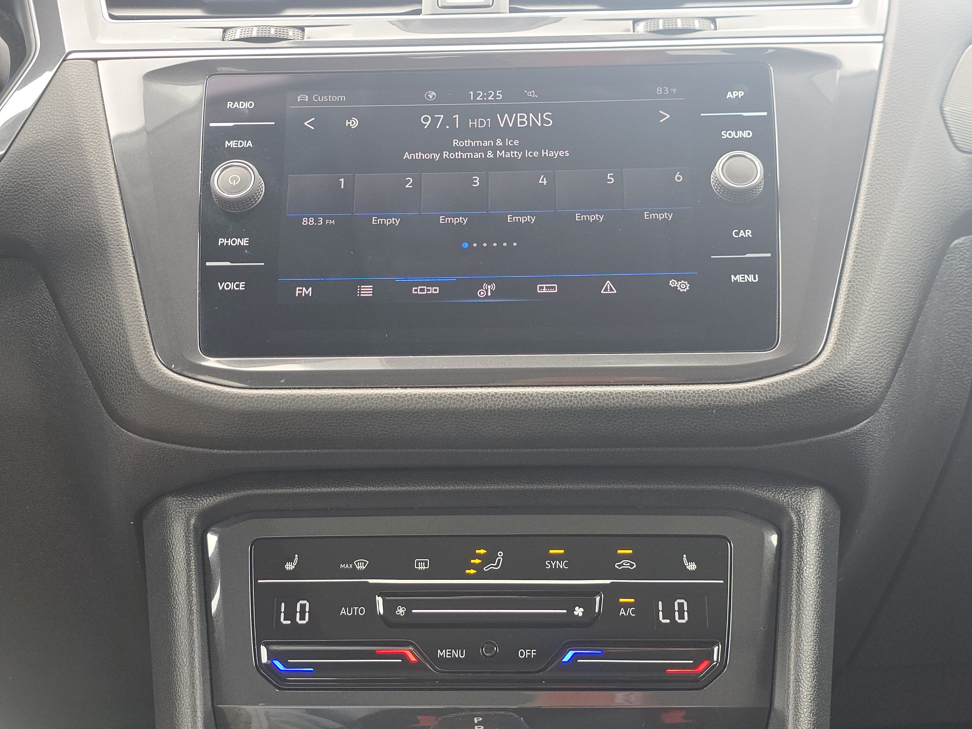 Certified 2024 Volkswagen Tiguan SE AWD/4WD image 24