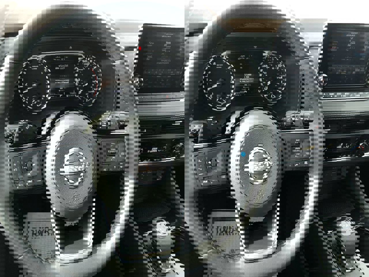 Used 2023 Nissan Rogue SV w/ SV Premium B Package image 16