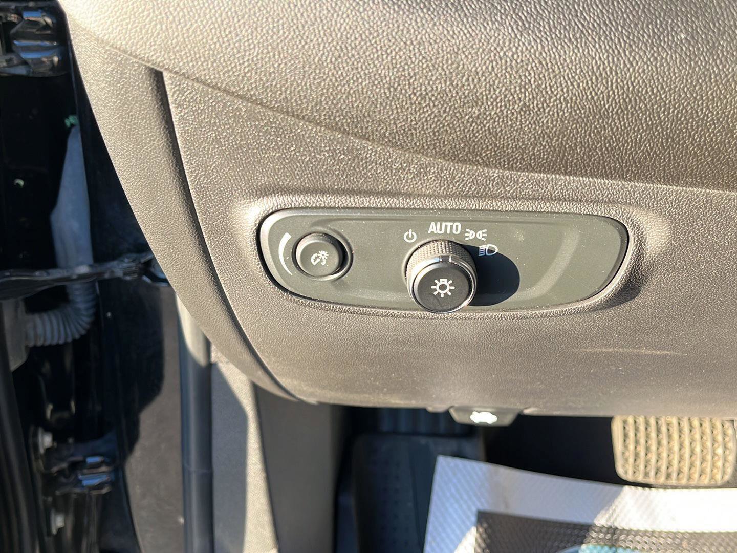 Used 2023 Chevrolet Equinox LT image 13