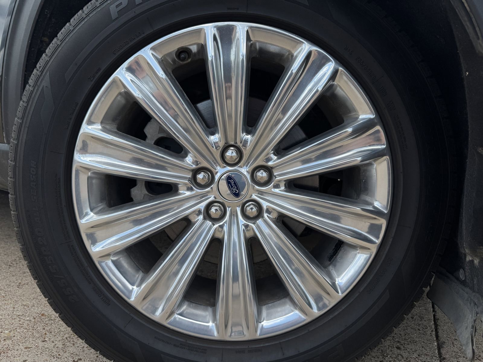 Used 2023 Ford Explorer Limited w/ Limited Technology Package RWD image 10
