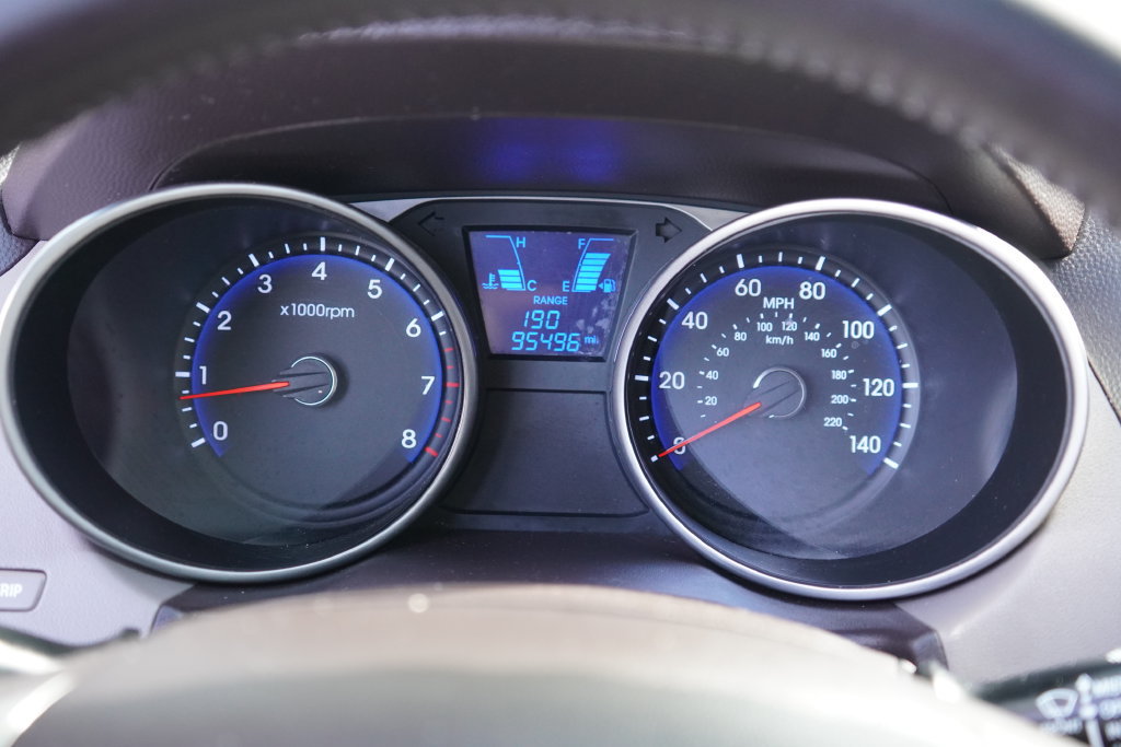 Used 2010 Hyundai Tucson GLS FWD image 18