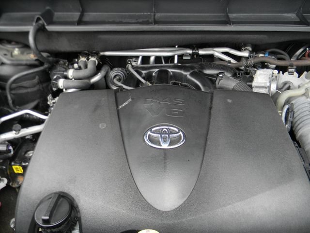 Used 2022 Toyota Highlander Limited AWD/4WD image 8