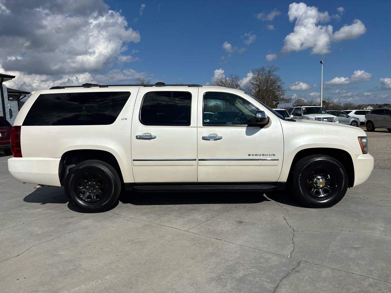 Used 2014 Chevrolet Suburban LTZ AWD/4WD image 3