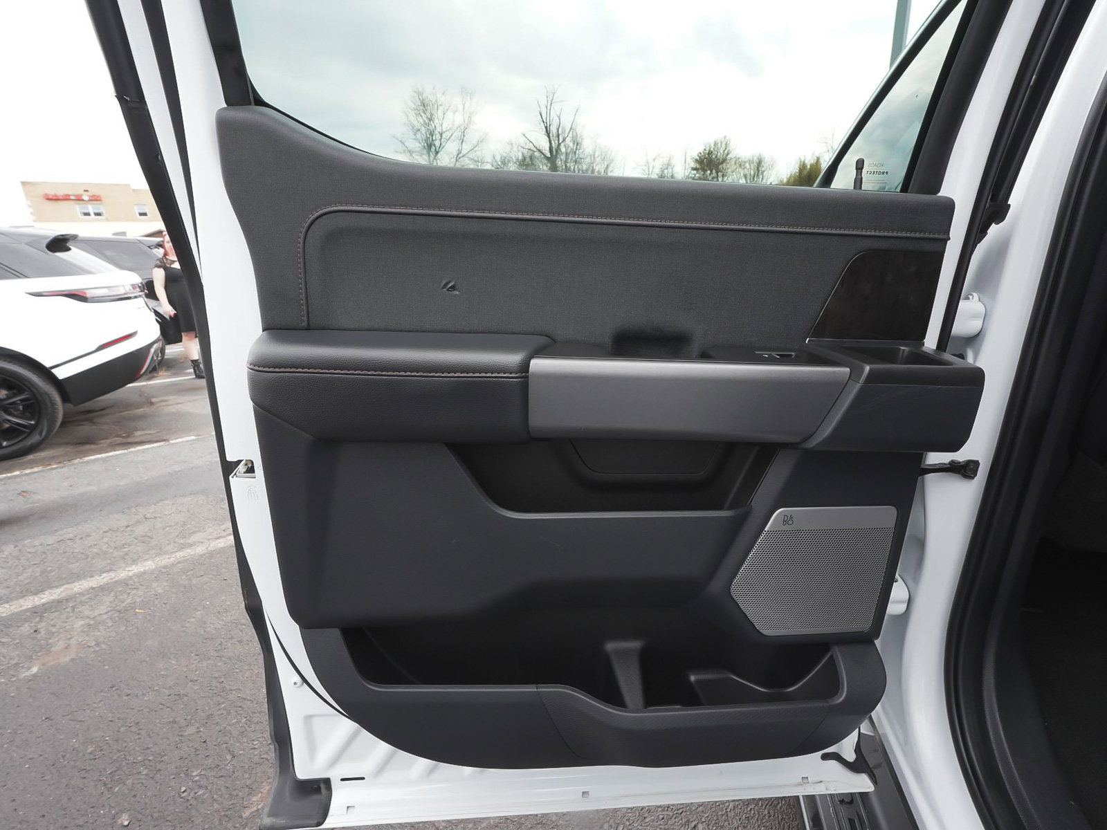 Used 2023 Ford F150 Lightning Lariat image 12