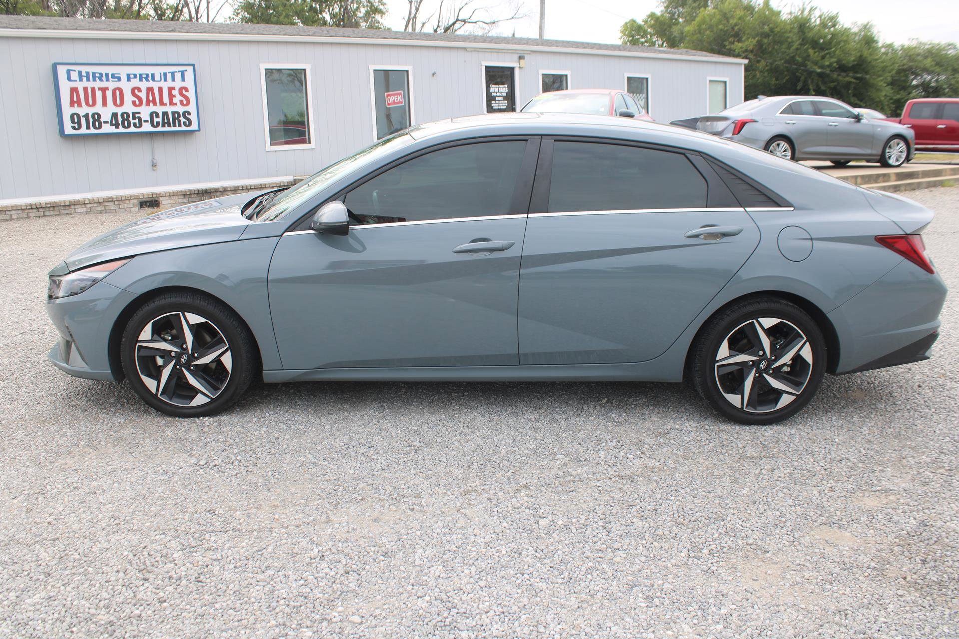 Used 2023 Hyundai Elantra Limited image 4