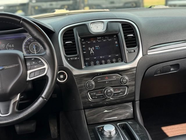Used 2017 Chrysler 300 Touring w/ Value Package RWD image 22