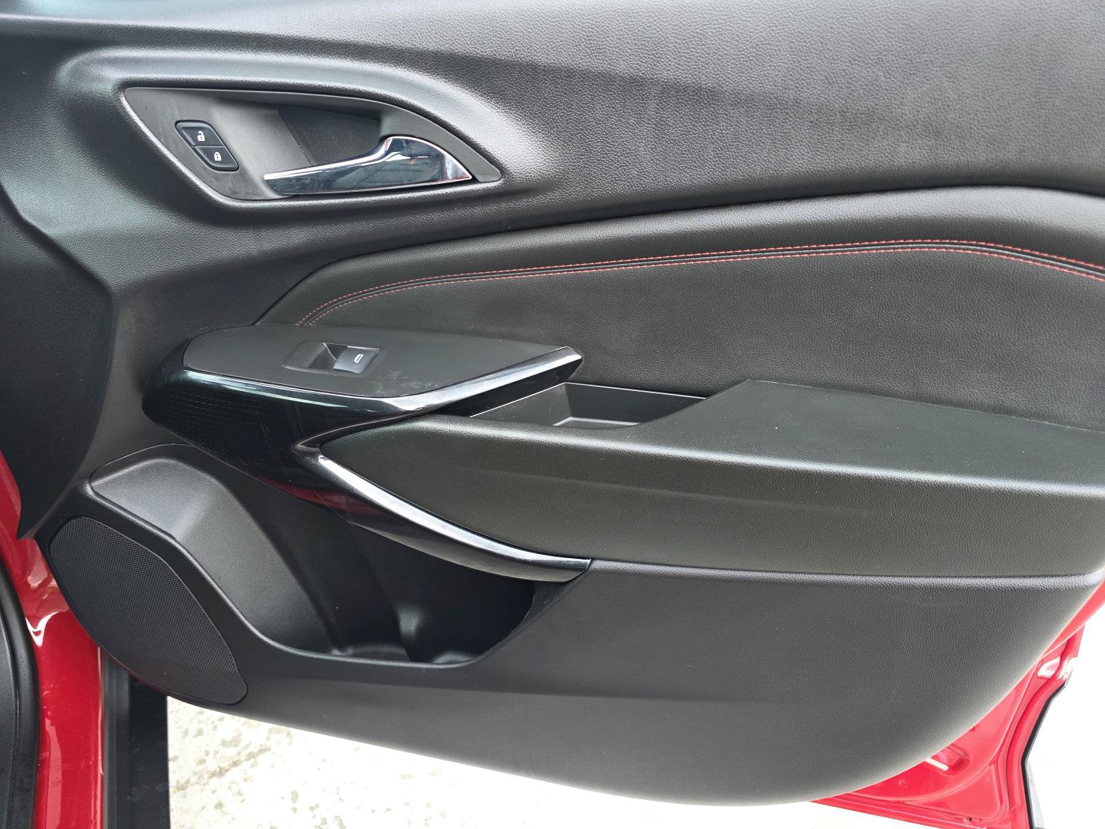 Used 2026 Chevrolet Trax RS w/ Sunroof Package FWD image 15