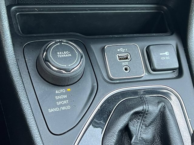 Used 2023 Jeep Cherokee Altitude Lux w/ Lux Elite Package AWD/4WD image 29
