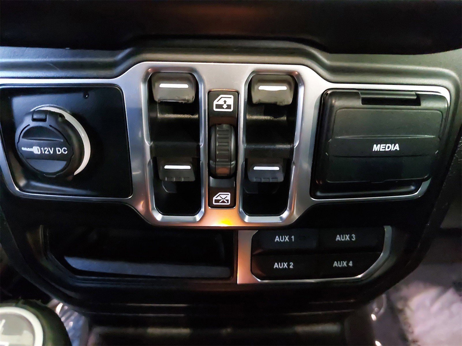 Used 2020 Jeep Gladiator Overland image 29