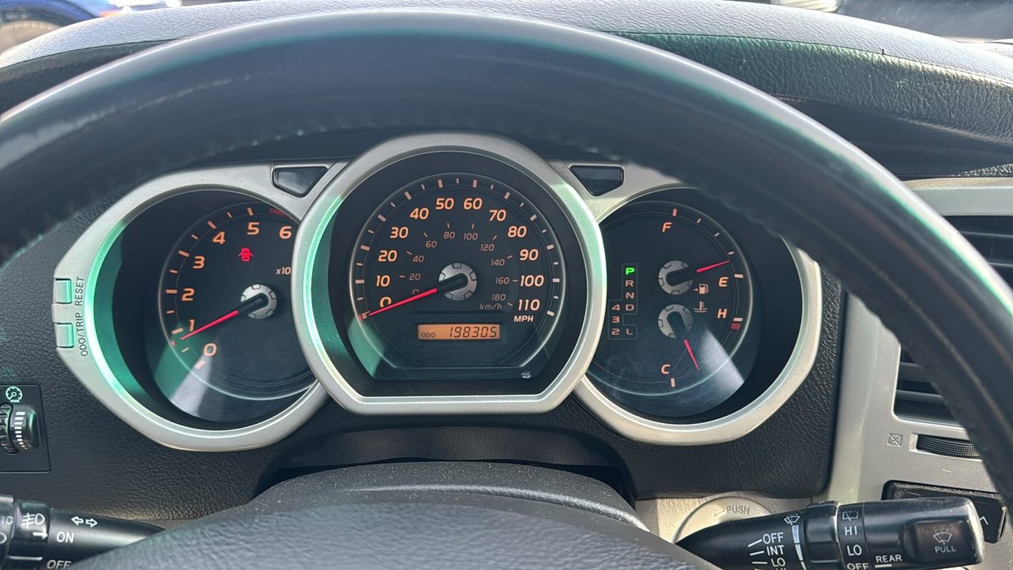 Used 2005 Toyota 4Runner Limited image 21