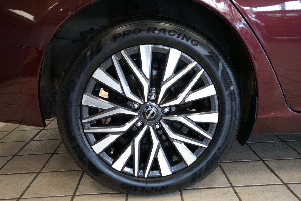 Used 2024 Nissan Altima 2.5 SV FWD image 53