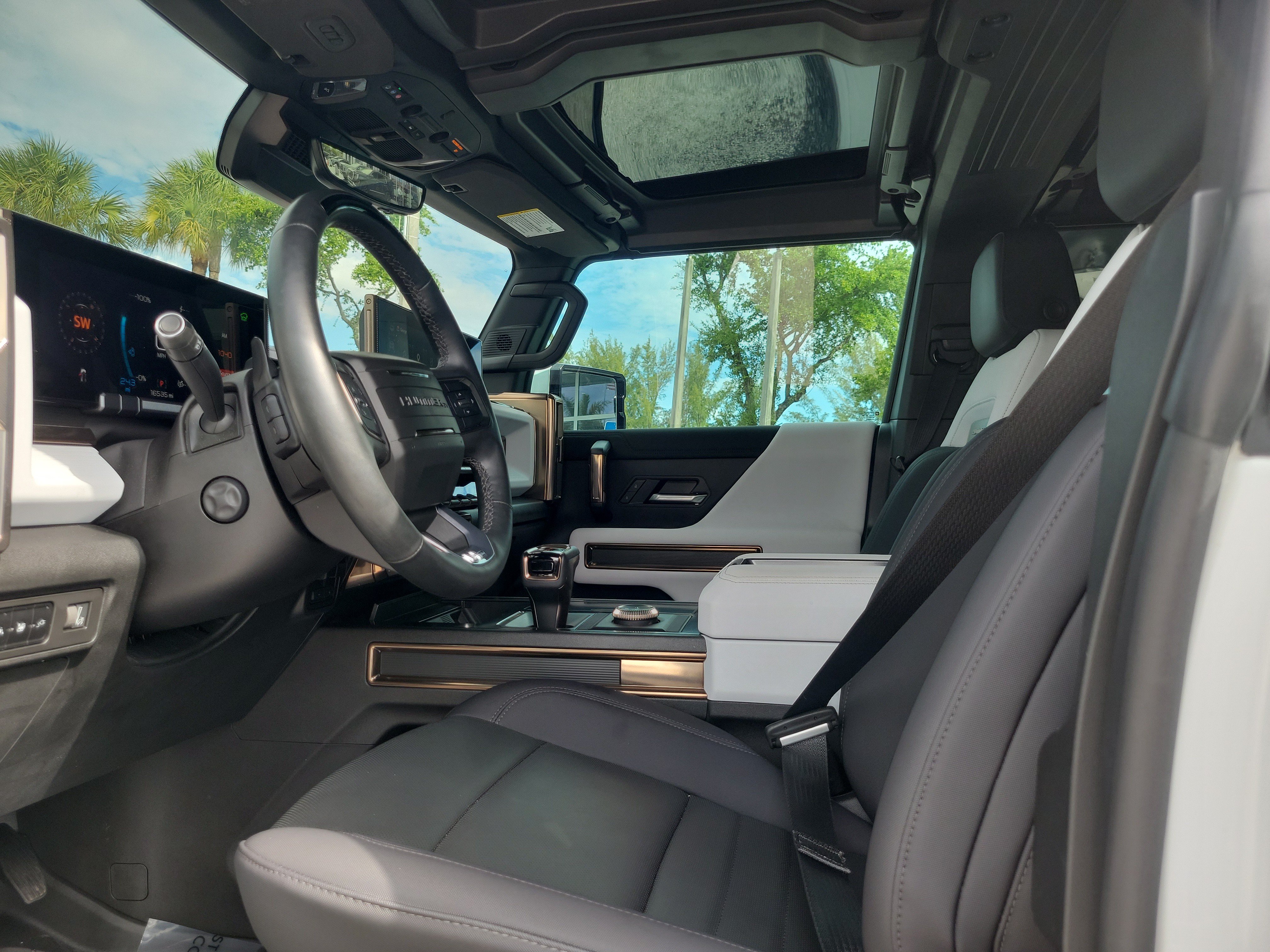 Used 2025 GMC Hummer EV 2X AWD/4WD image 12