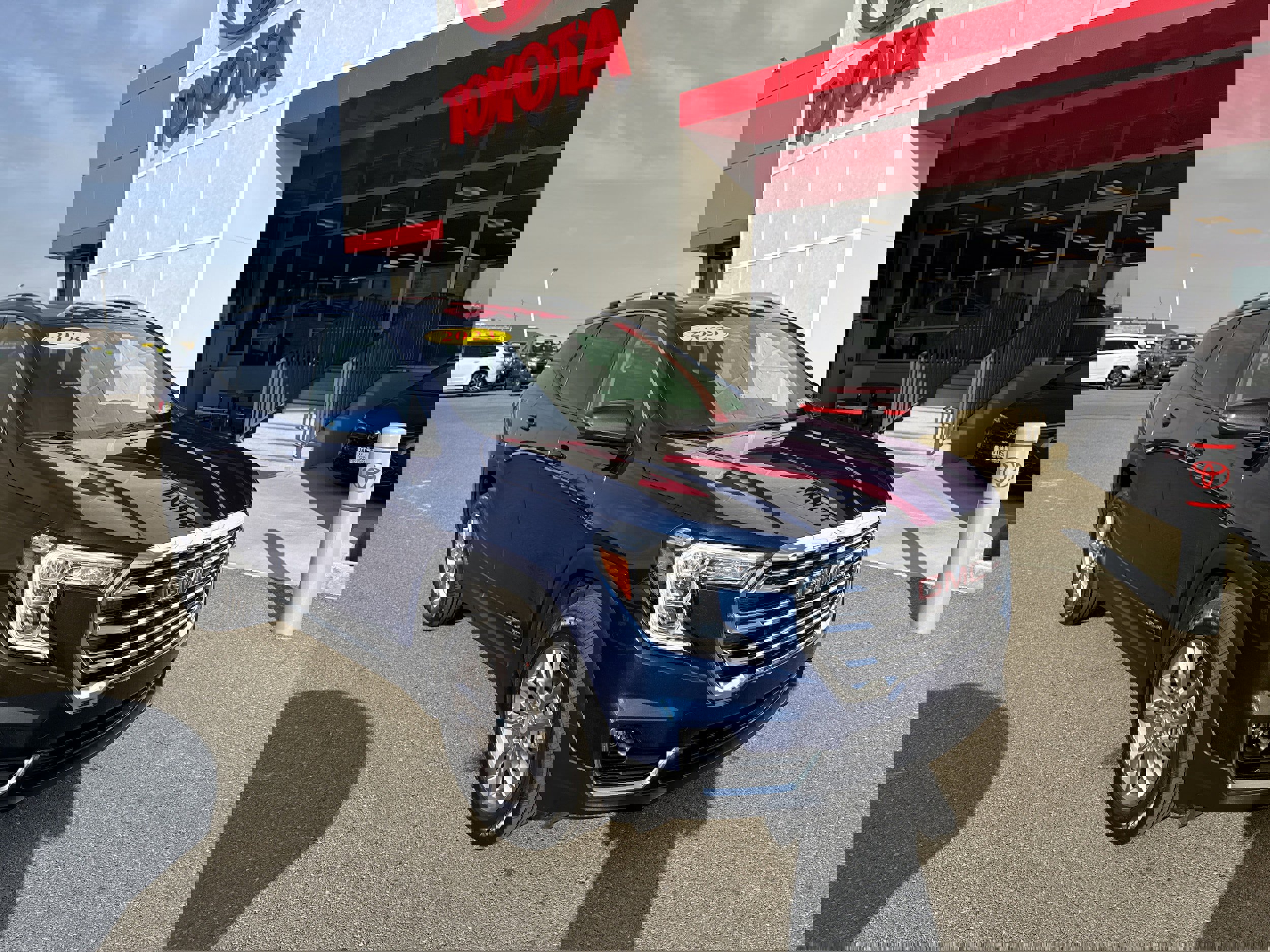 Used 2023 GMC Terrain SLT