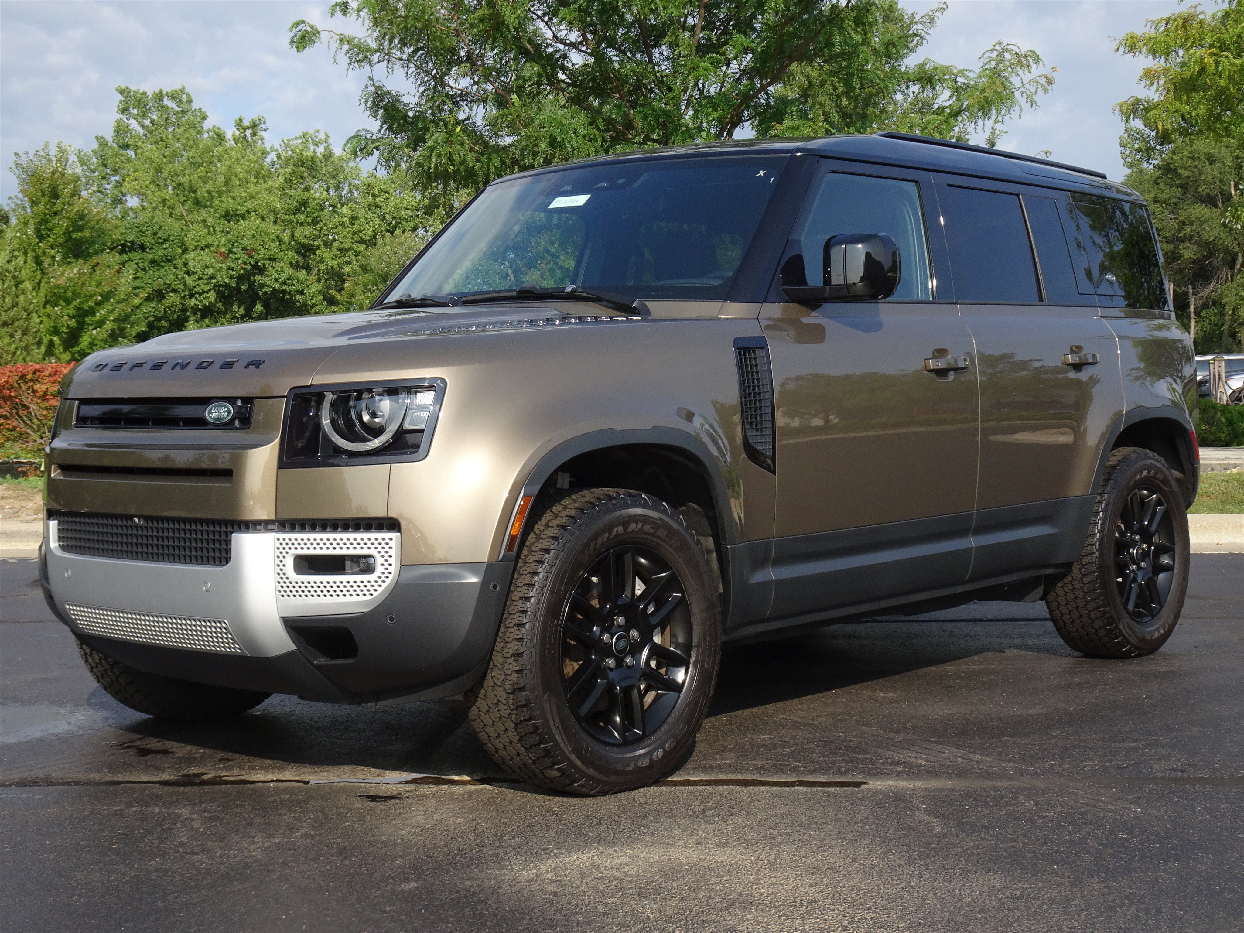 Certified 2024 Land Rover Defender 110 S AWD/4WD image 6