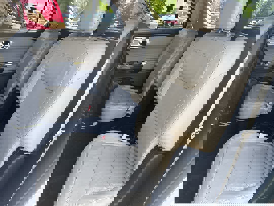 Used 2020 Ford Explorer Limited w/ Class III Trailer Tow Package RWD image 22