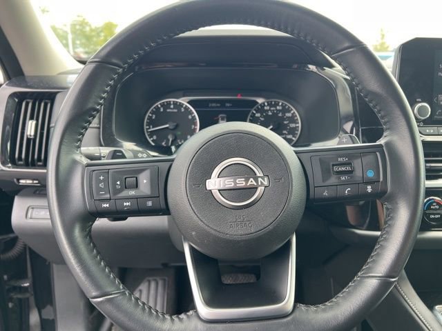 Used 2024 Nissan Pathfinder SV image 13