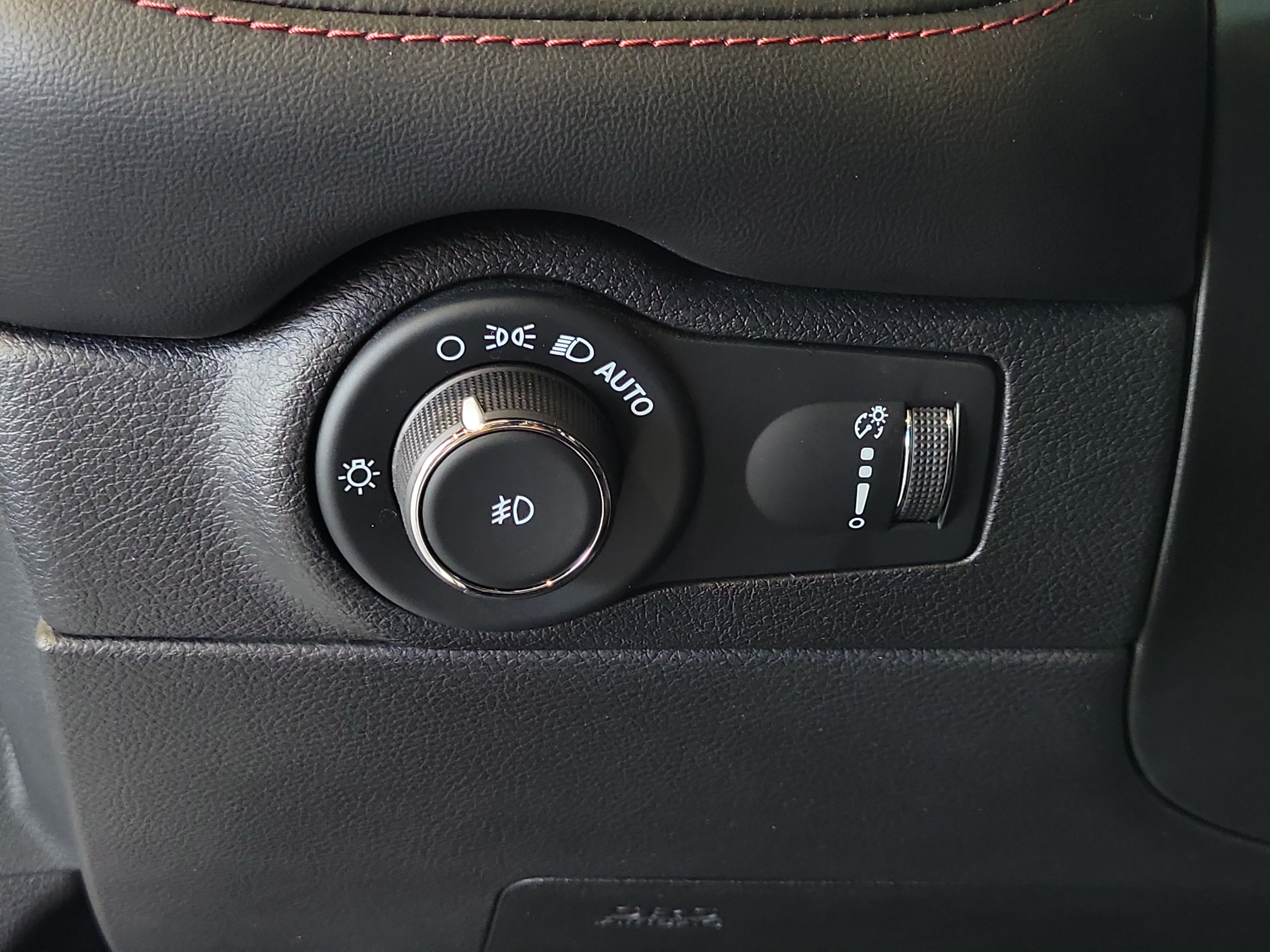Used 2022 Dodge Durango R/T RWD image 21