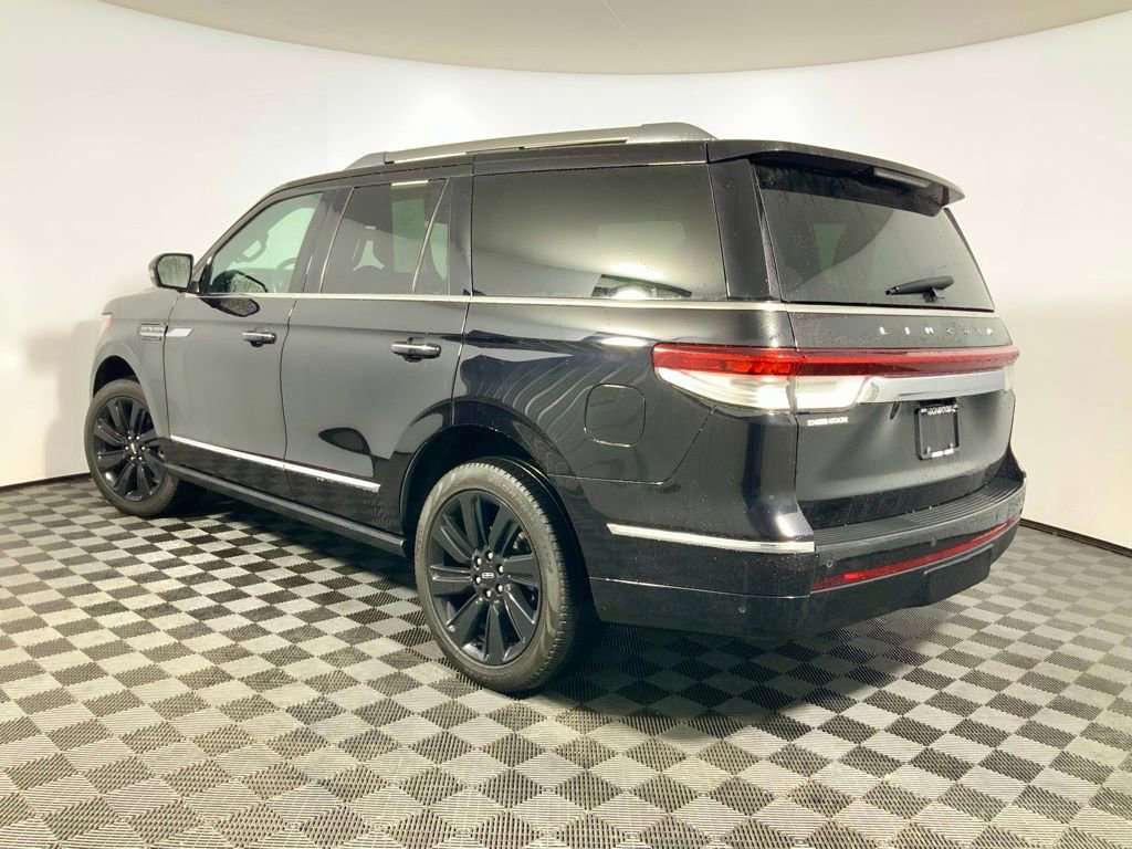 Used 2024 Lincoln Navigator Reserve image 12