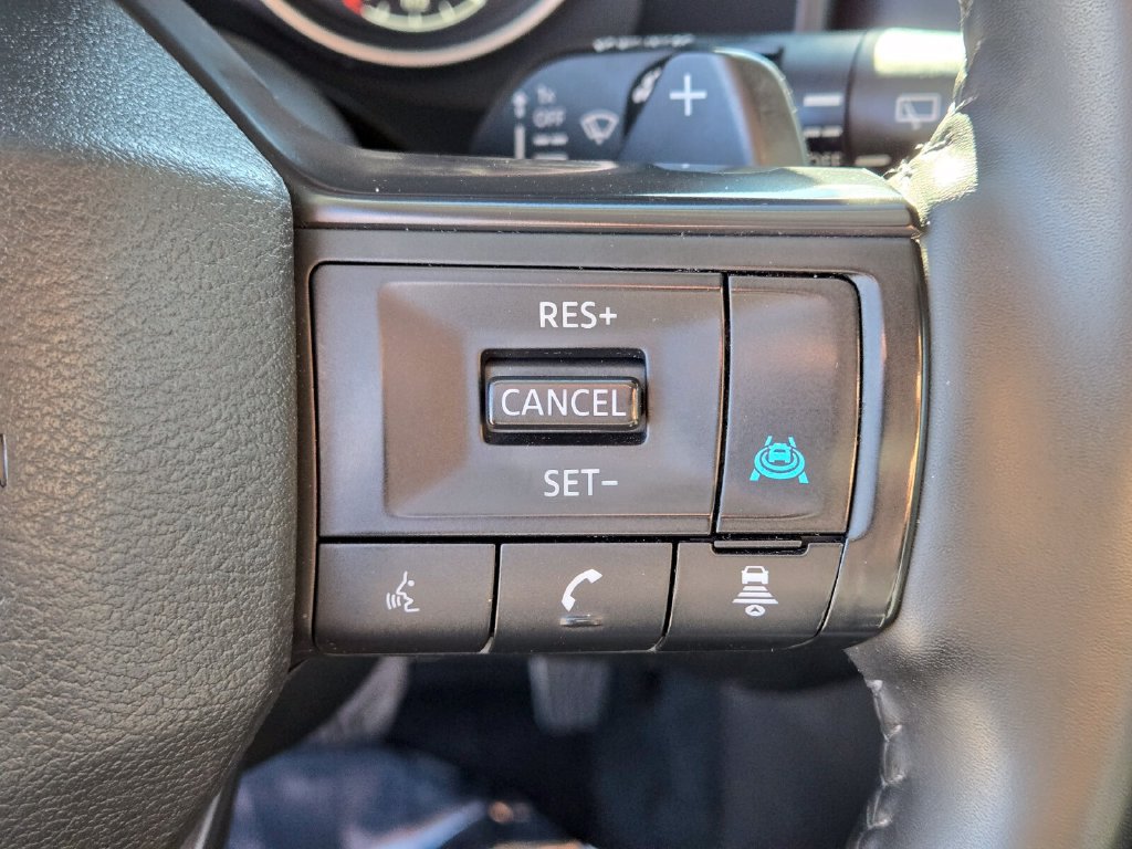 Certified 2025 Nissan Rogue SV FWD image 30