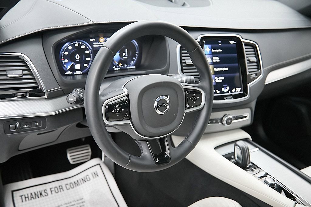 Used 2022 Volvo XC90 T8 R-Design image 14