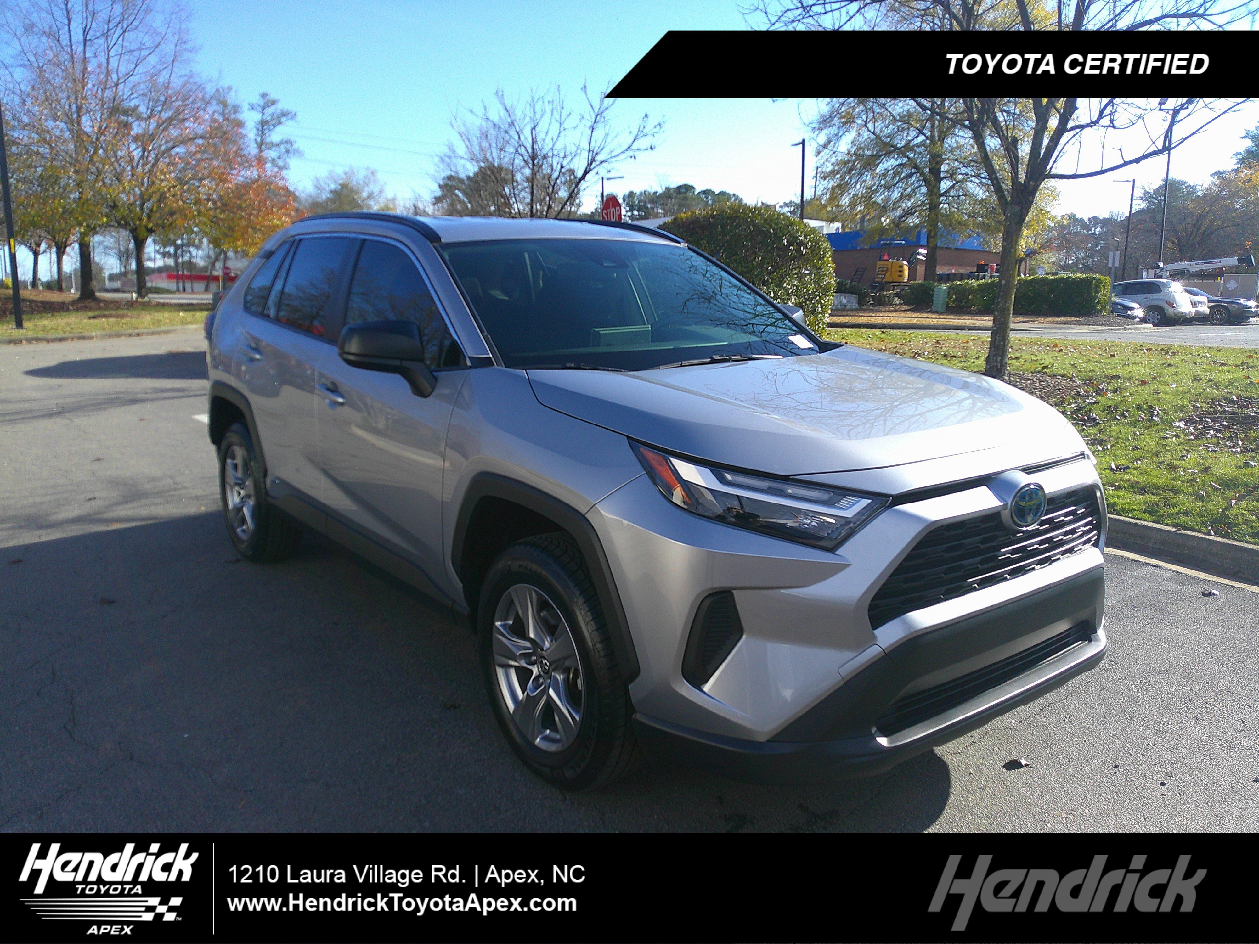 Used 2023 Toyota RAV4 LE image 1