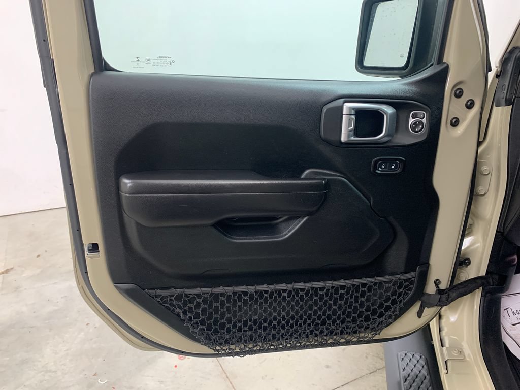 Used 2020 Jeep Gladiator Sport w/ Quick Order Package 24S AWD/4WD image 18