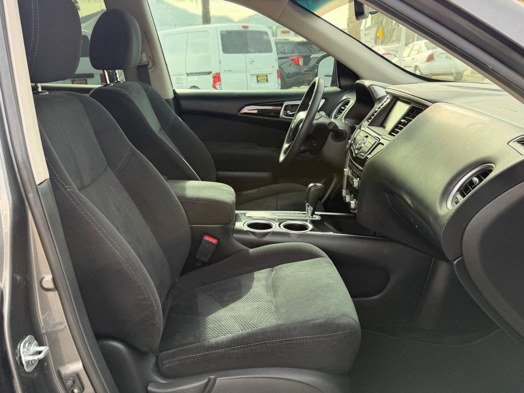 Used 2015 Nissan Pathfinder SV image 21