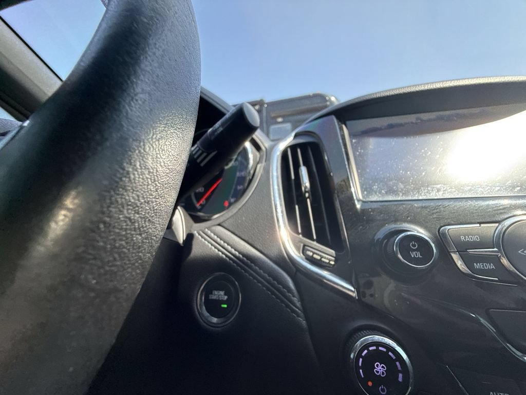 Certified 2017 Chevrolet Cruze Premier FWD image 23