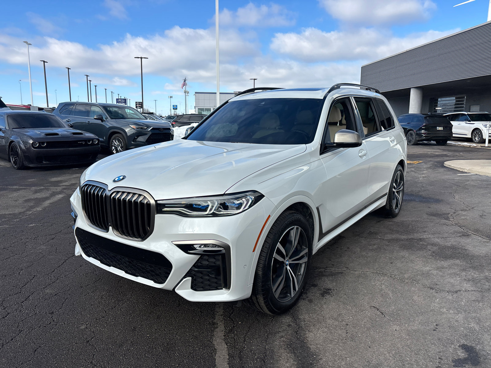 Used 2022 BMW X7 M50i w/ Cold Weather Package image 3