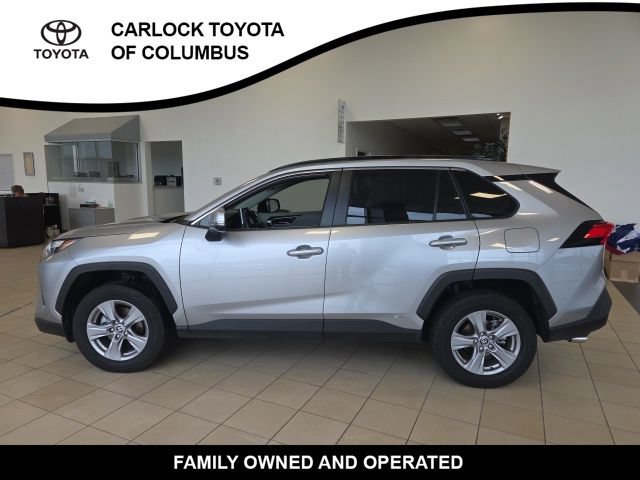Used 2025 Toyota RAV4 XLE AWD/4WD image 1