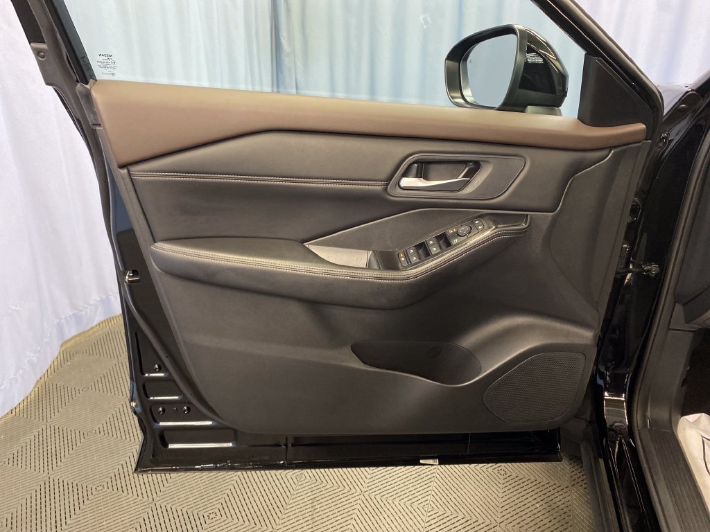 Used 2023 Nissan Rogue SV w/ SV Premium B Package AWD/4WD image 11