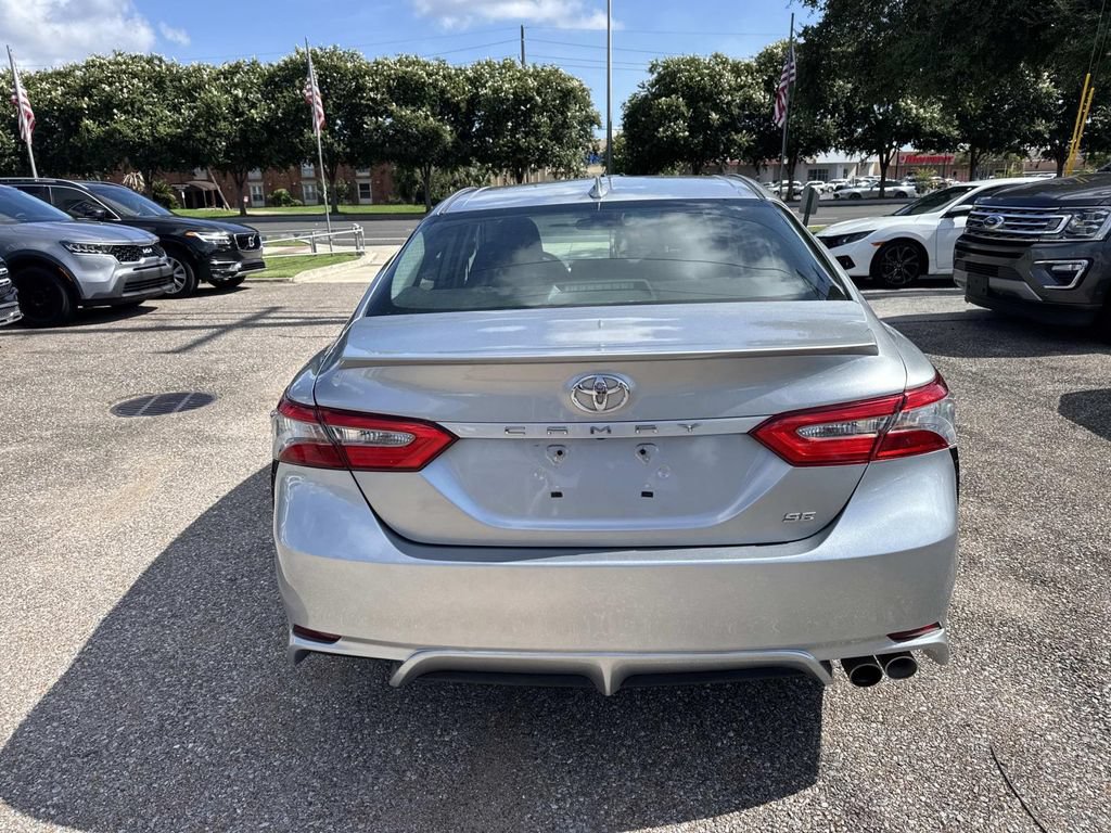 Used 2019 Toyota Camry SE FWD image 7
