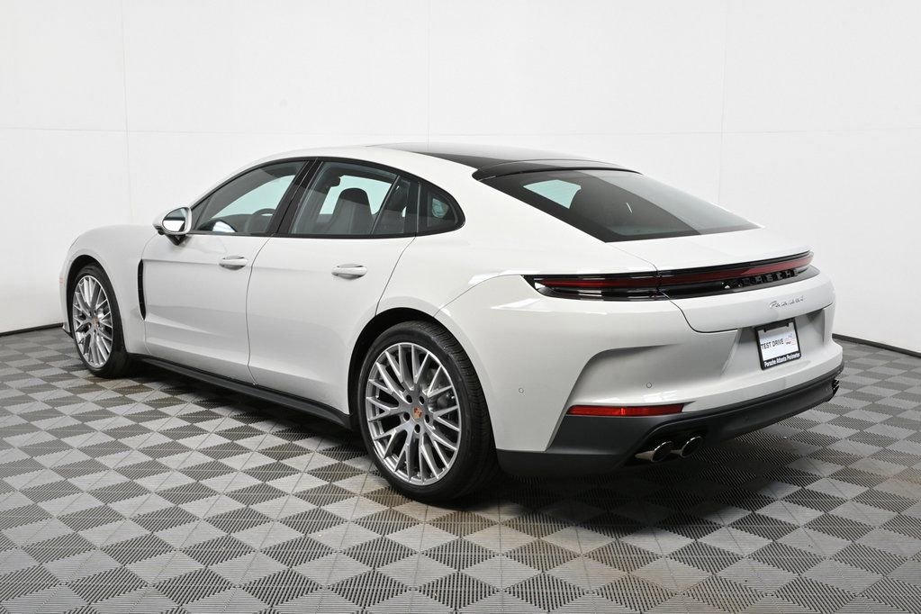 New 2026 Porsche Panamera 4 image 3