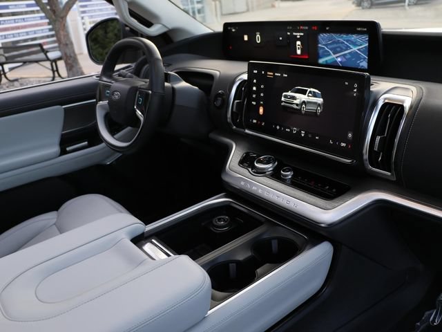 Used 2025 Ford Expedition Max Platinum w/ Driver's Package AWD/4WD image 13