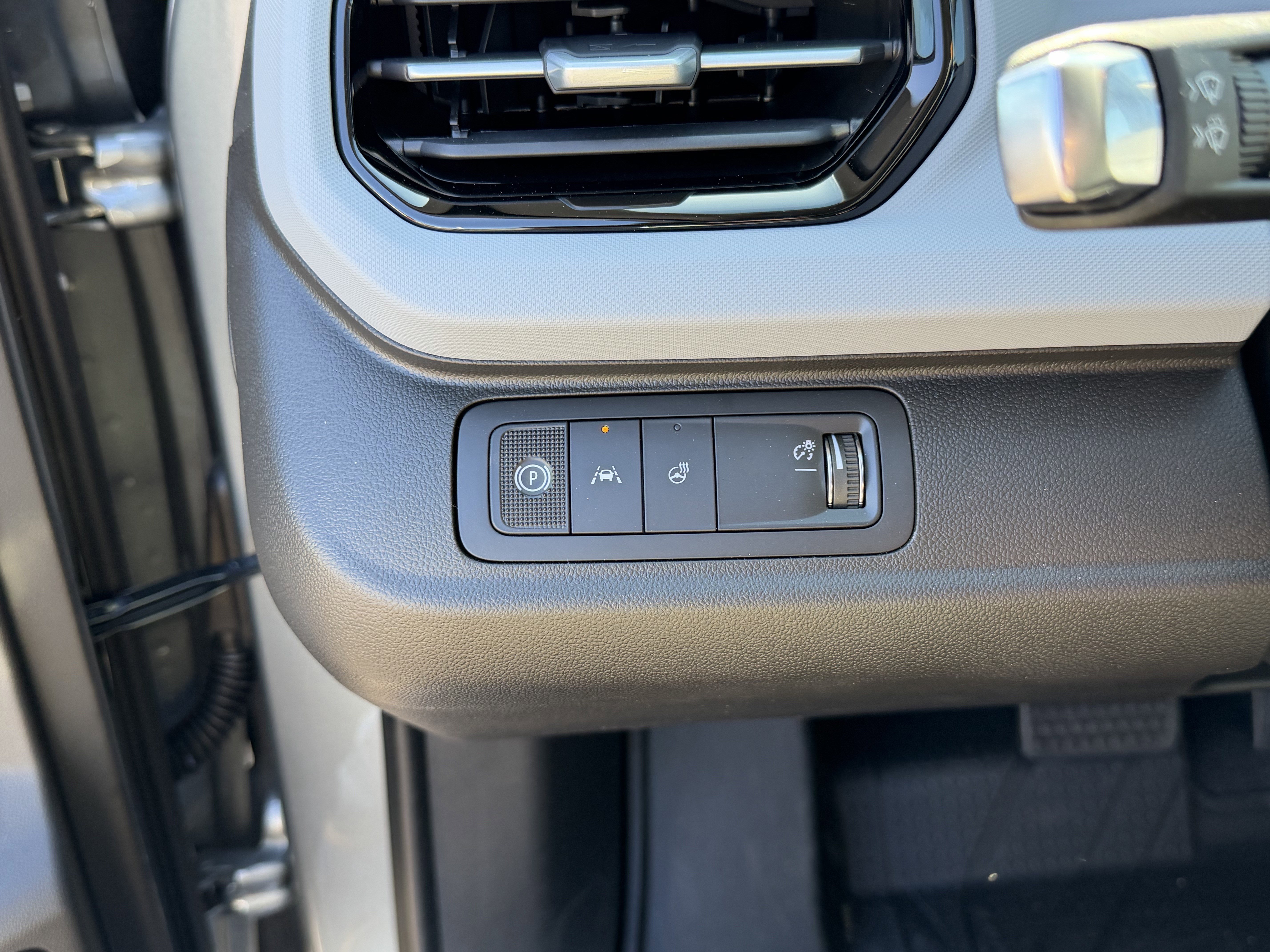 New 2027 Chevrolet Bolt LT w/ Comfort Package FWD image 16