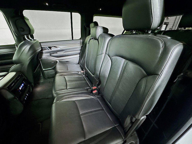 Used 2023 Jeep Wagoneer L Series III w/ Preferred Equipment Group image 23