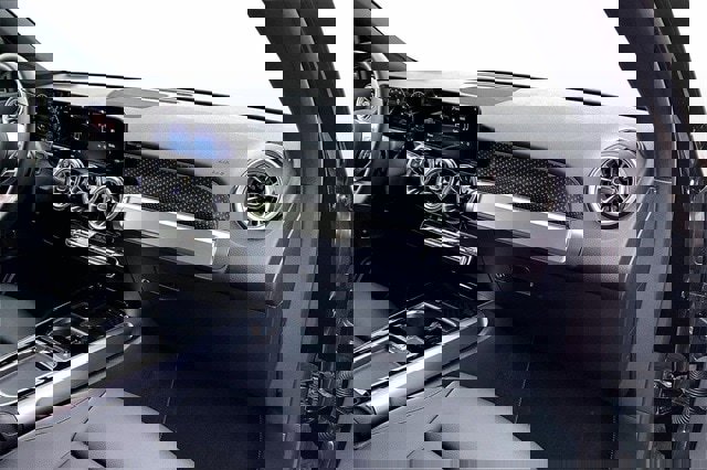 Used 2025 Mercedes-Benz GLB 250 250 image 29