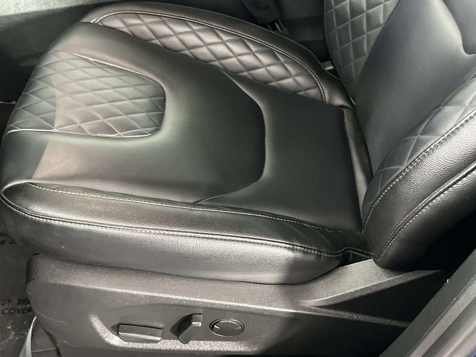 Used 2024 Ford Edge Titanium AWD/4WD image 12