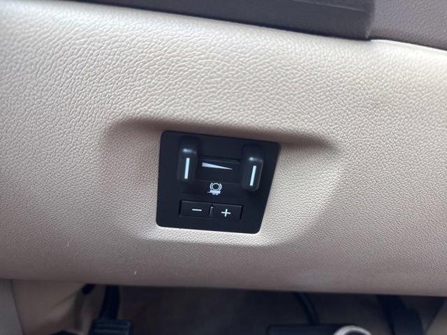 Used 2013 Chevrolet Avalanche LTZ AWD/4WD image 28