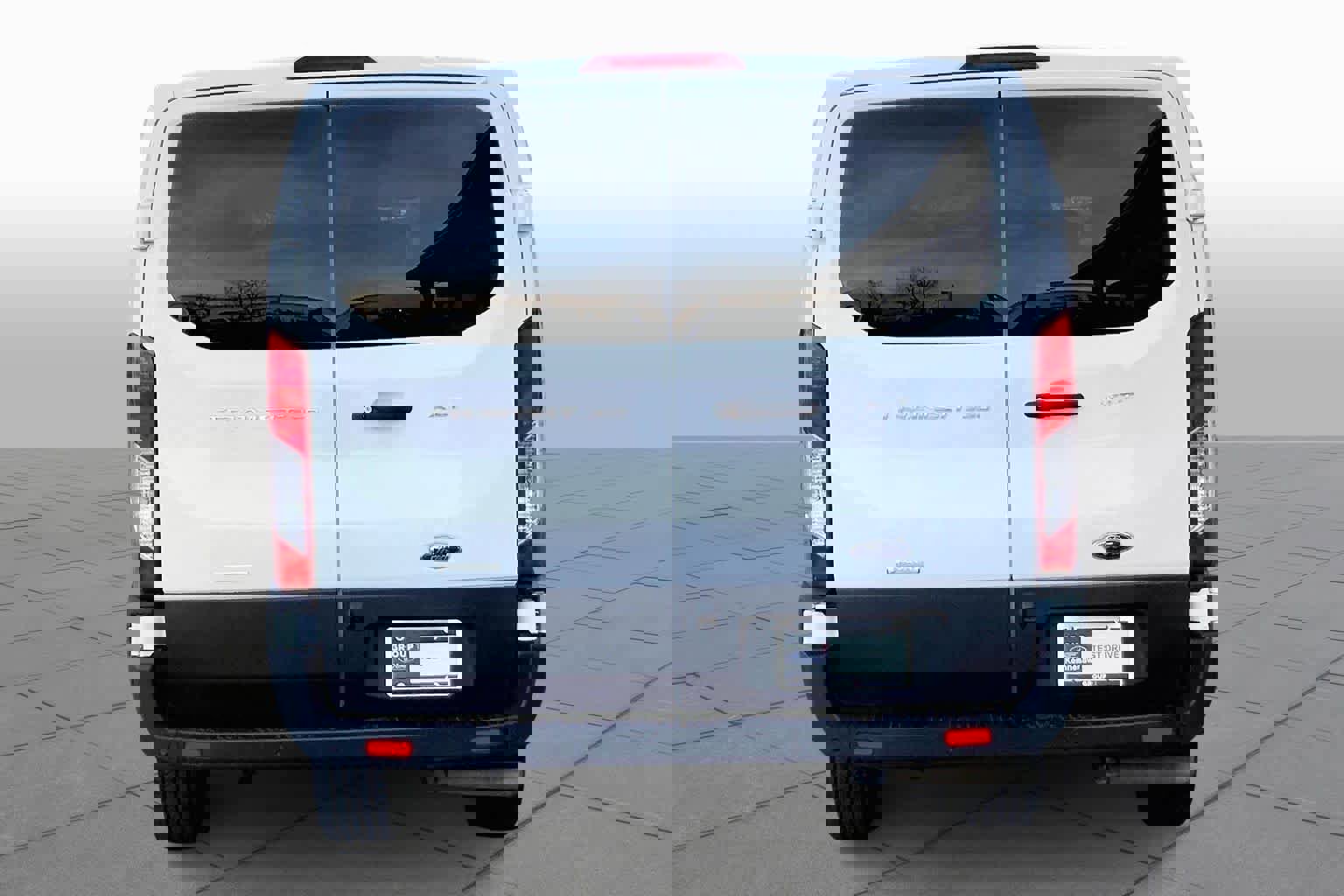 Used 2023 Ford Transit 350 XLT image 7