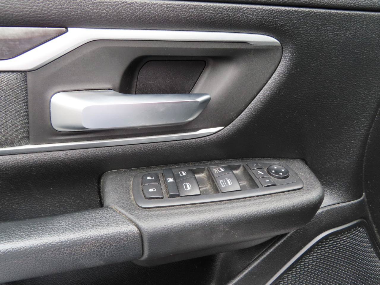 Used 2020 RAM 1500 Big Horn AWD/4WD image 17