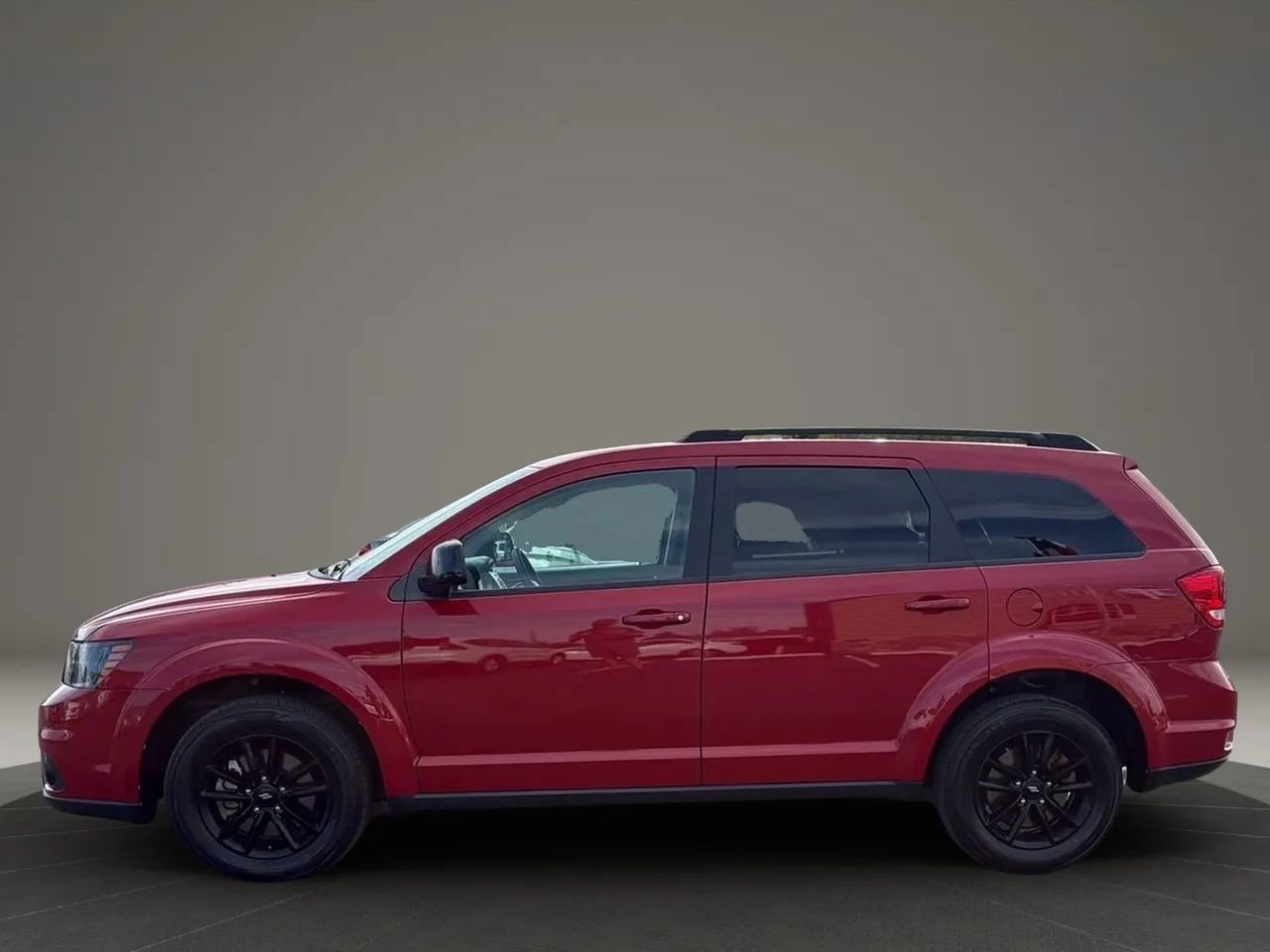 Used 2019 Dodge Journey SE w/ Blacktop Package image 16
